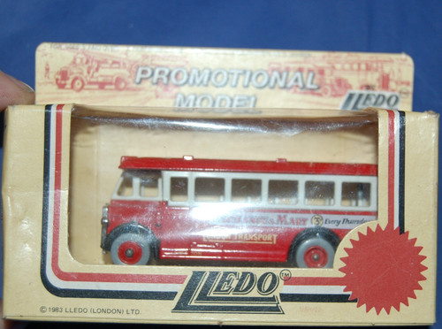 Lledo exchange and mart bus - exchange,